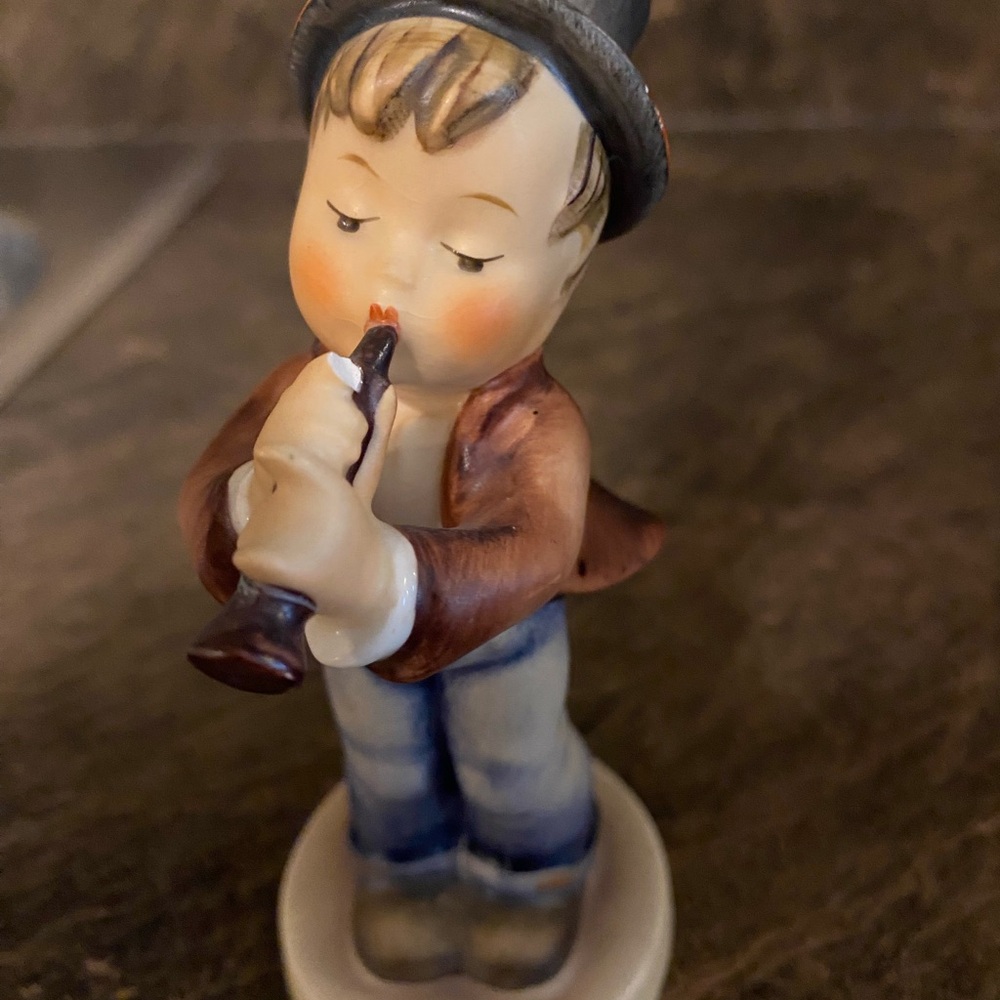 Vintage Hummel Figurine ‘serenade’- boy playing clarinet